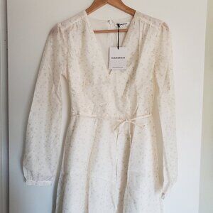 New With Tags: Glamorous Cream Peach Ditsy Organza Mini-Dress, Size 4 NWT!